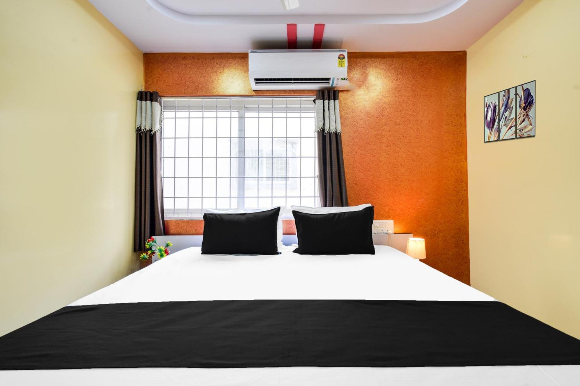 Hotel O Lucky Grand Hyderabad Exterior photo