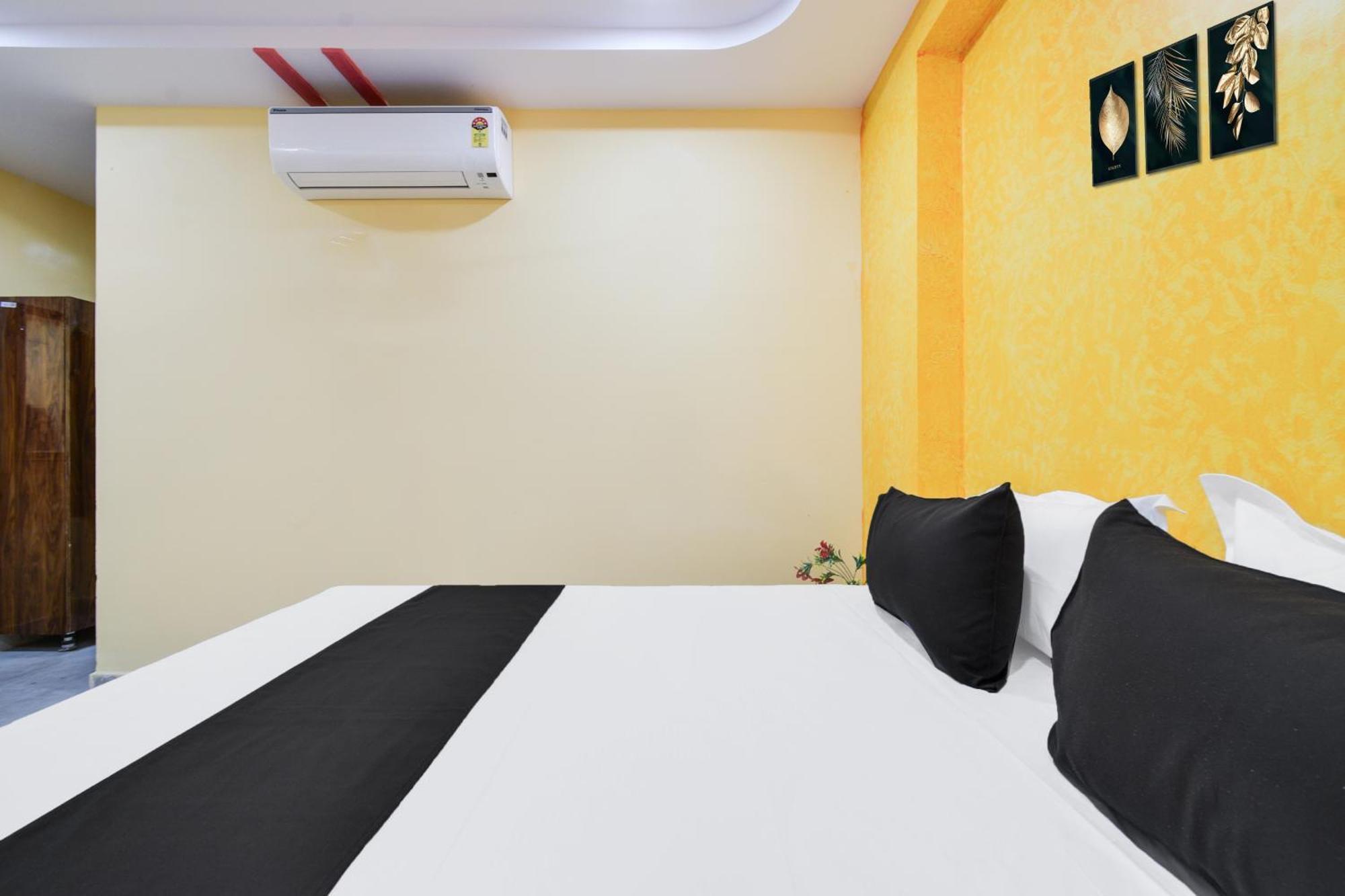 Hotel O Lucky Grand Hyderabad Exterior photo